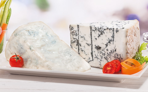 What is the Difference in Gorgonzola Piccante and Dolce? – Capella Cheese