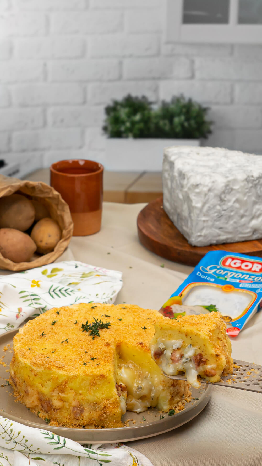 Neapolitan gattò with Gorgonzola DOlce Igor