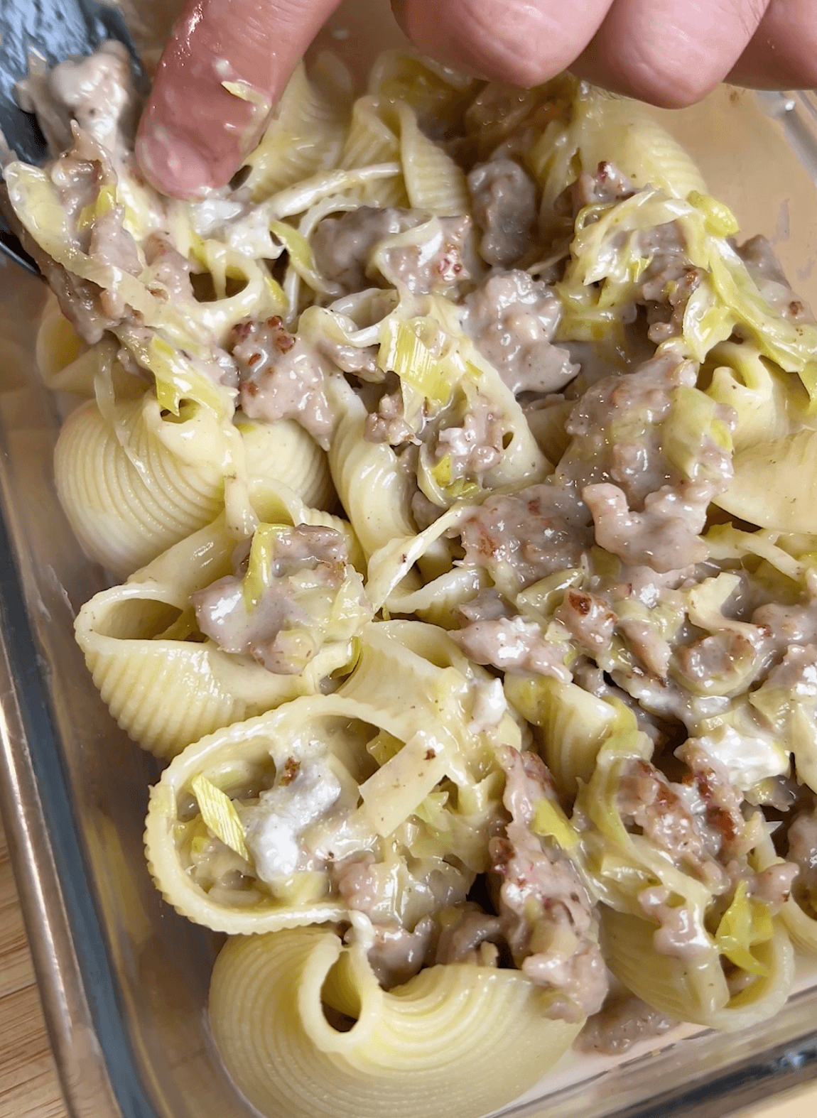 Lumaconi stuffed with sausage and sweet Gorgonzola Igor