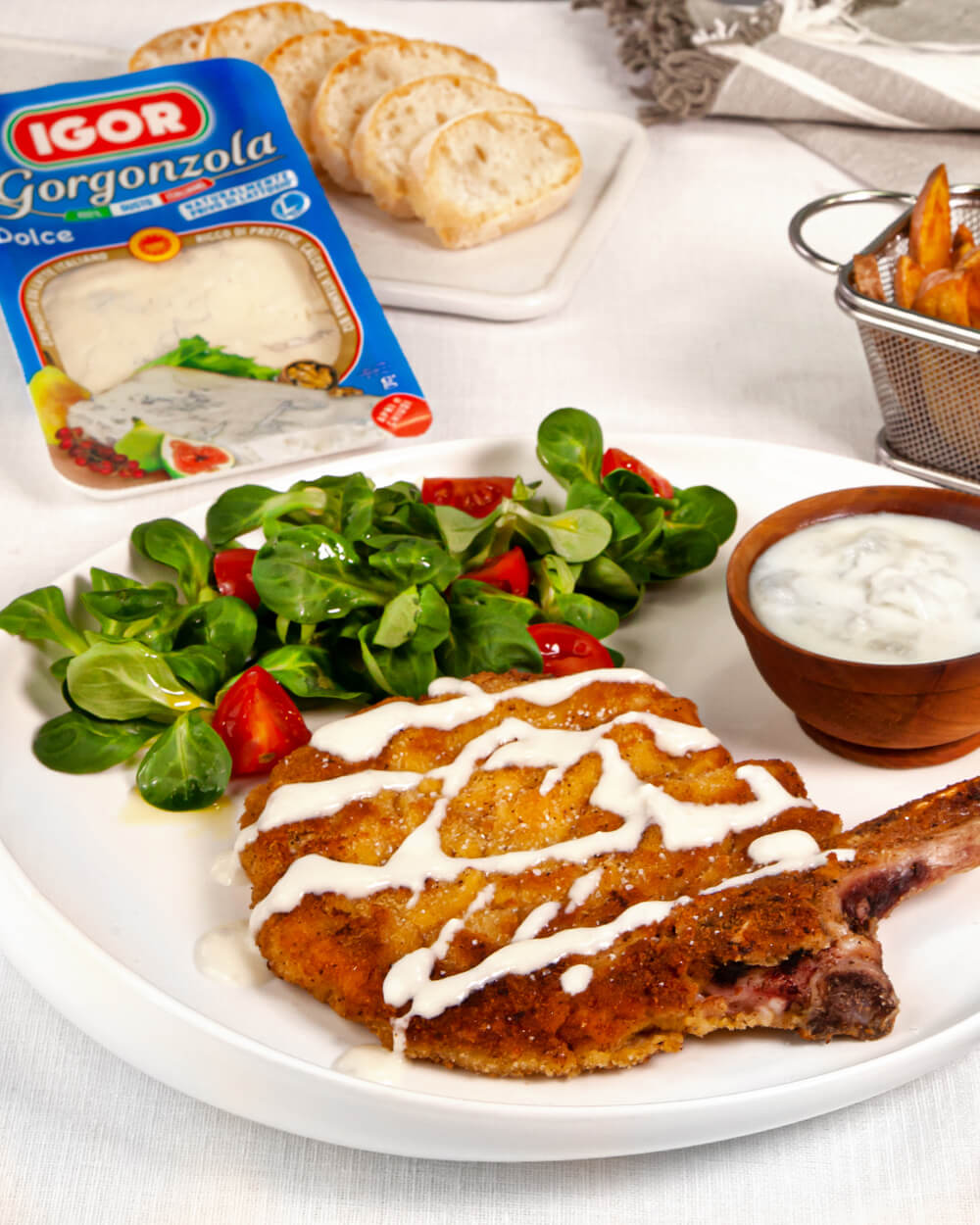 Milanese cutlet with gorgonzola sauce