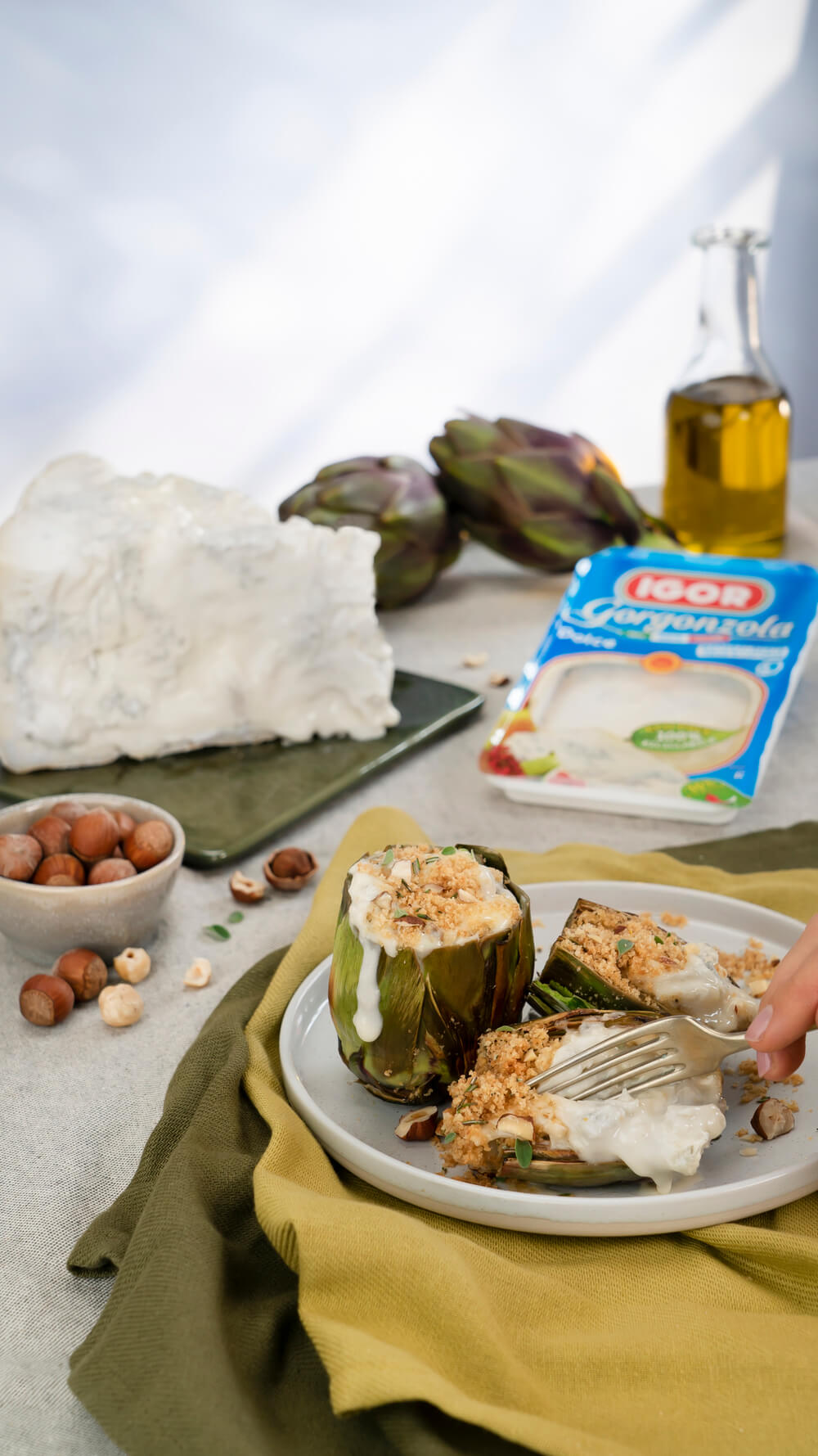 STUFFED ARTICHOKES WITH GORGONZOLA GRAN RISERVA LEONARDI IGOR AND CRUNCHY BREADCRUMBS