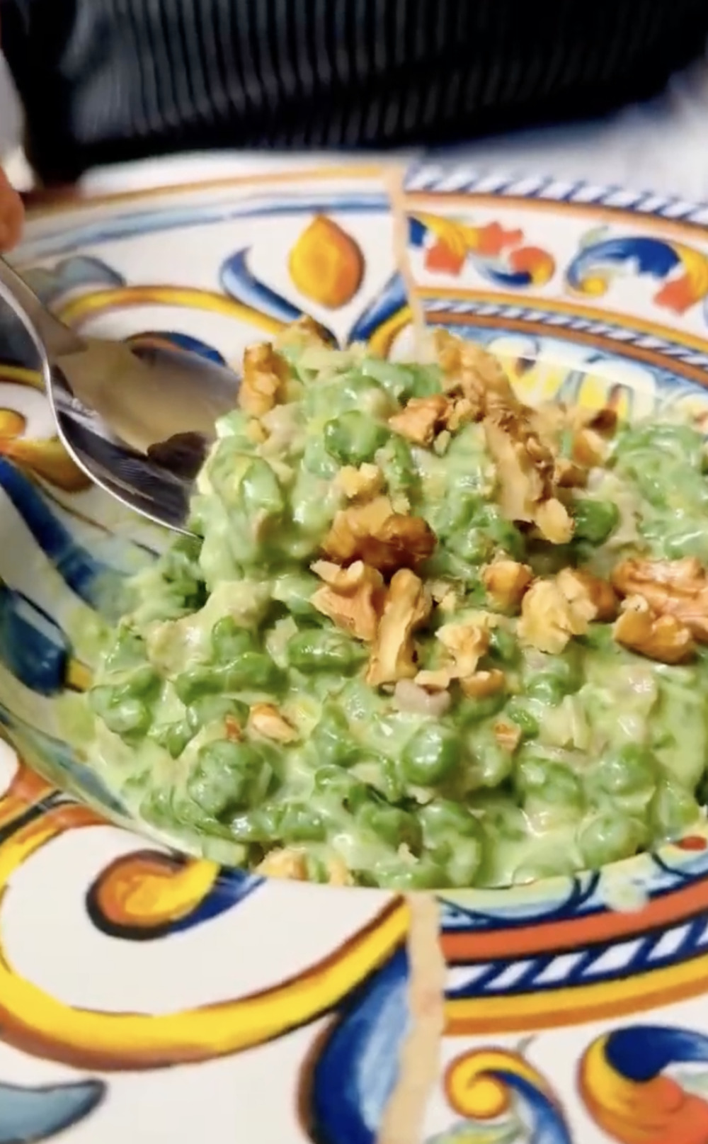 Spinach spaetzle with Leonardi IGOR Gorgonzola Dolce Gran Riserva fondue, sausage, leek and walnuts
