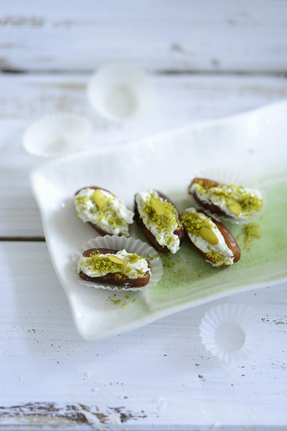 Dates with sweet Gorgonzola, mascarpone and pistachios