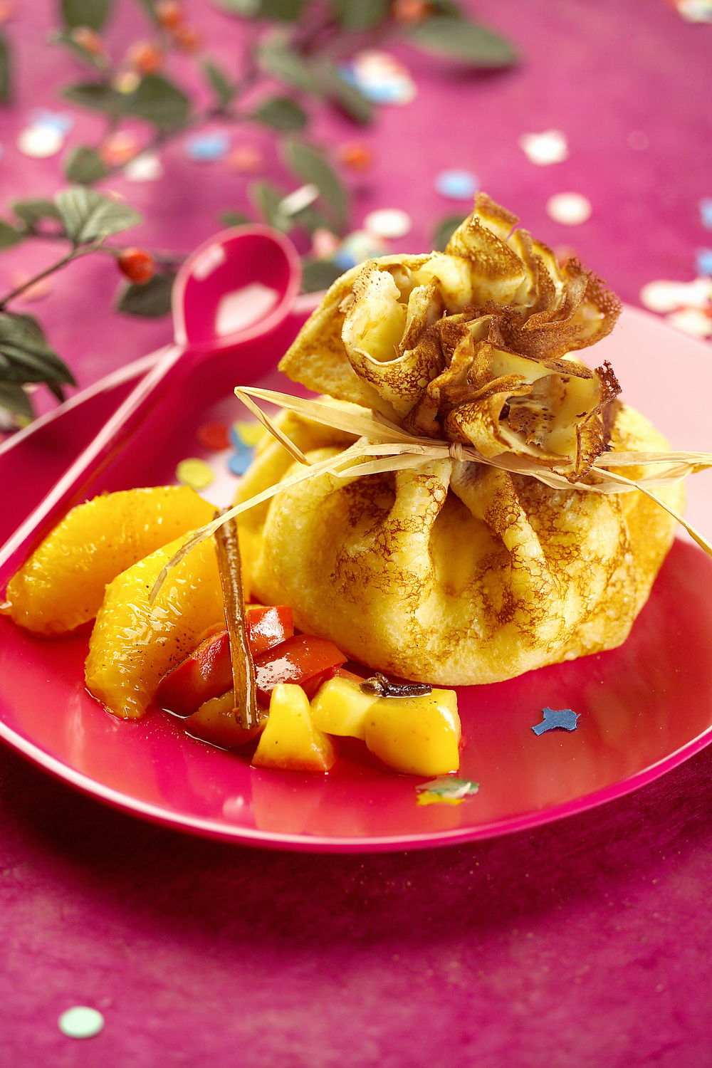 Crepe dumplings with mascarpone, sweet Gorgonzola and caramelized apples
