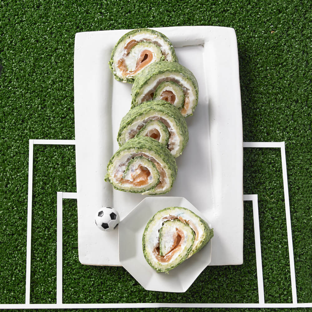 Spinach roll with Gorgonzola and salmon