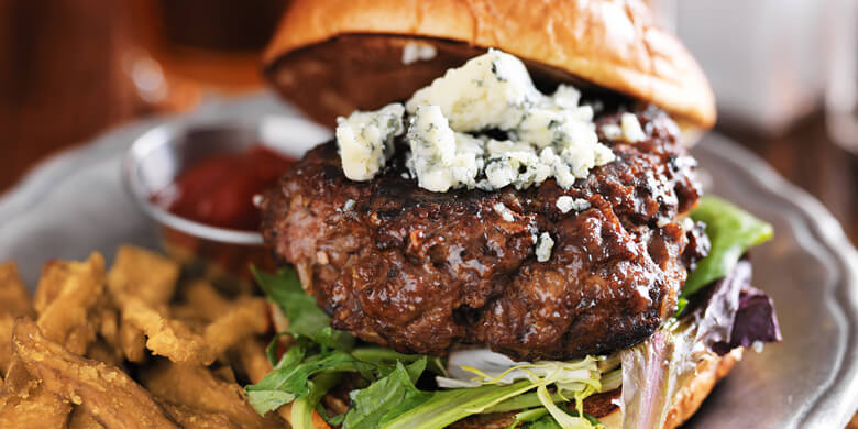 Hamburger mit gorgonzola piccante