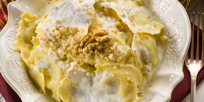 Ravioli mit Gran Riserva Gorgonzola-Soße und Walnüssen