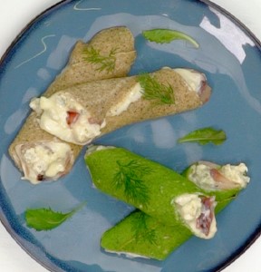 ROTOLINI DI CREPE CON GORGONZOLA DOLCE E PESCE SPADA AFFUMICATO