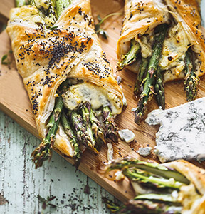 FAGOTTINI DI PASTASFOGLIA CON ASPARAGI E GORGONZOLA