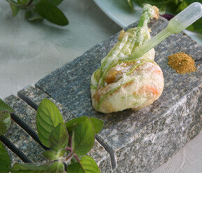 CRUNCHY COURGETTE FLOWERS WITH GORGONZOLA