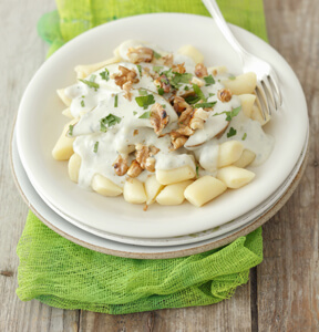 OQUIS CON QUESO GORGONZOLA, PERAS Y NUECES