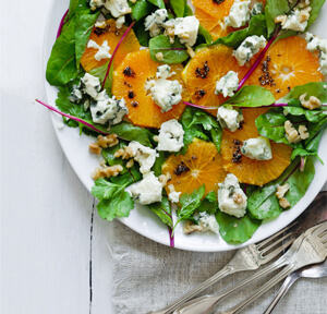 INSALATA DI SPINACINI, GORGONZOLA PICCANTE E ARANCE