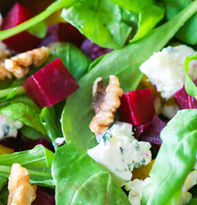 INSALATA DI SPINACINO, GORGONZOLA E BARBABIETOLE