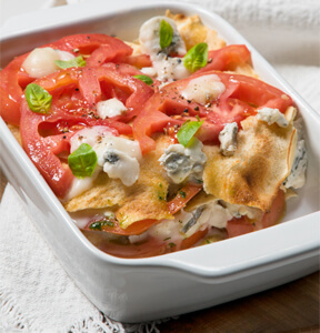 LASAGNA DI PANE CARASAU, GORGONZOLA DOLCE IGOR E POMODORI CUORE DI BUE