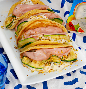 PANCAKES TACOS CON  GORGONZOLA, ZUCCHINE, MORTADELLA E PISTACCHI