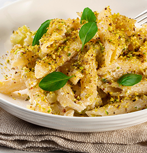 PENNE CON SALSA DI GORGONZOLA E GRANELLA DI PISTACCHI