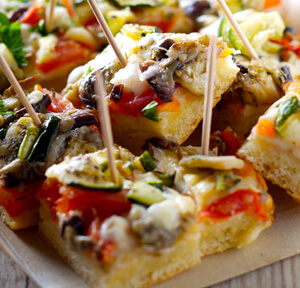 PIZZA SOFFICE CON GORGONZOLA DOLCE E VERDURE ESTIVE GRIGLIATE