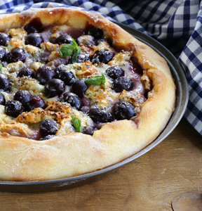 TORTA RUSTICA AL GORGONZOLA DOLCE E UVA