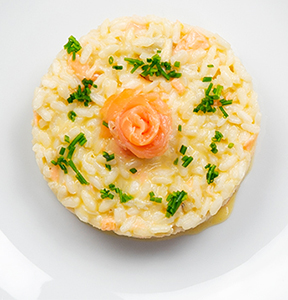 RISOTTO CON SALMONE, PROSECCO E GORGONZOLA GRAN RISERVA LEONARDI