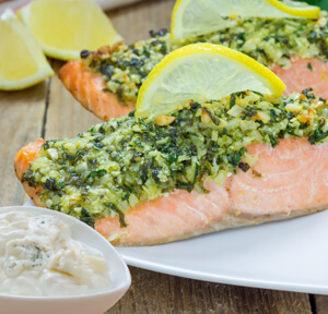 SALMONE CON PESTO DI PISTACCHI CON SALSA AL GORGONZOLA