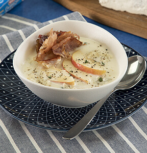 CREMA ATERCIOPELADA DE PATATAS Y PERAS CON QUESO GORGONZOLA Y CHIPS DE JAMN