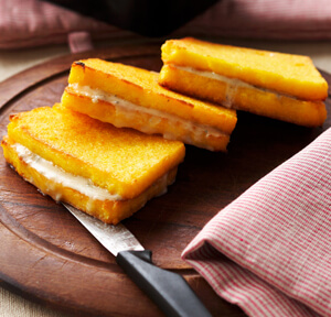 SANDWICH DI POLENTA FRITTA AL GORGONZOLA