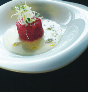 TARTARE DI TONNO SU FONDUTA DI GORGONZOLA